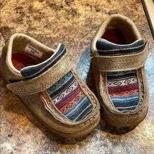 Twisted X toddler shoes size 8